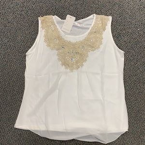 Sleeveless blouse